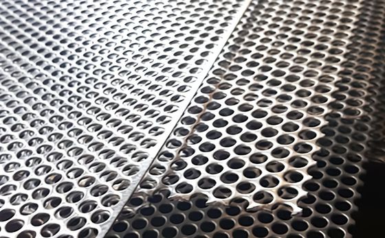 AISI SS321 Stainless Steel Punched Plate Round Hole ASTM Perforated Sheet